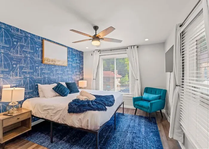2 King Beds W Hot Tub Near Butler St Holiday home *